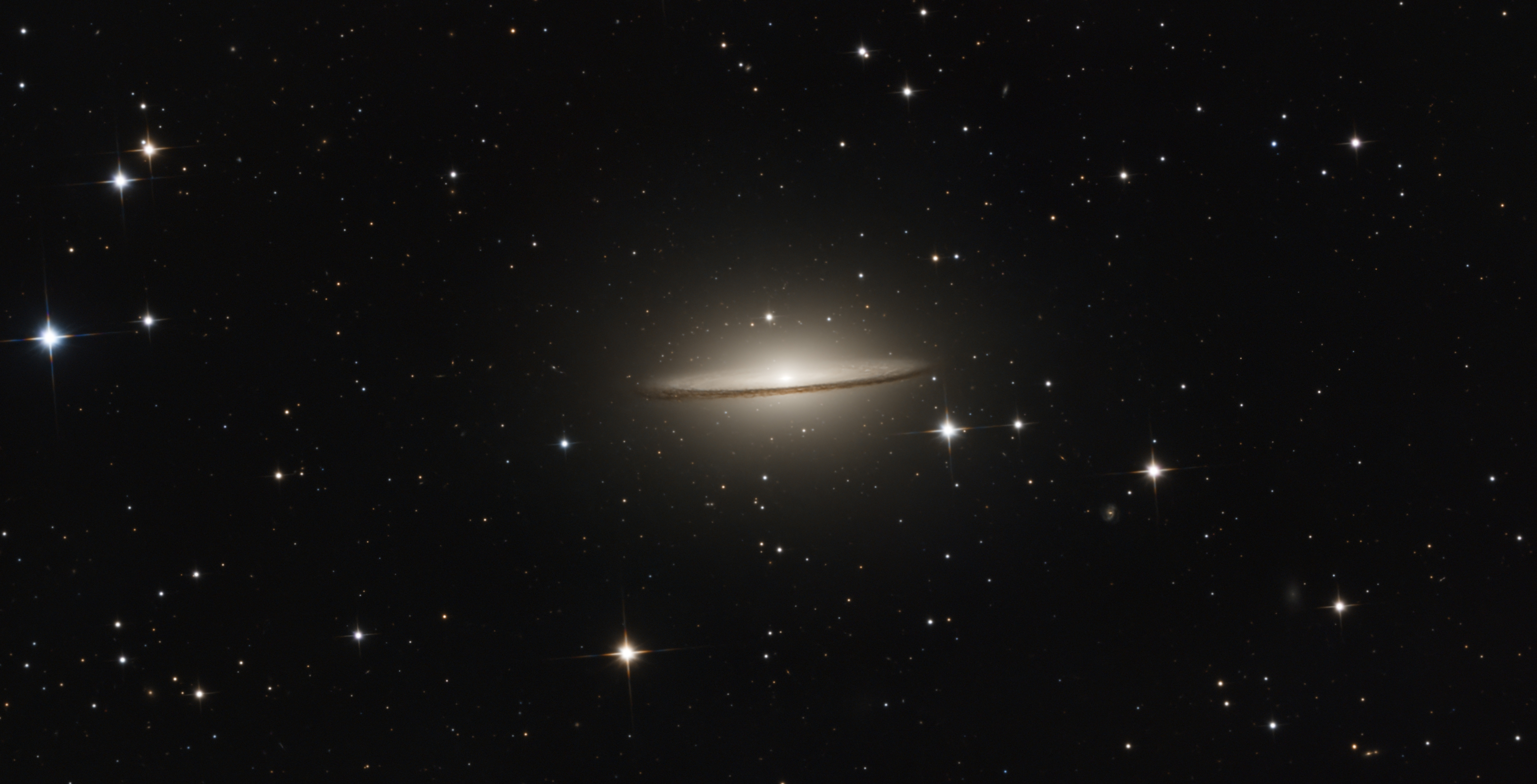 M 104