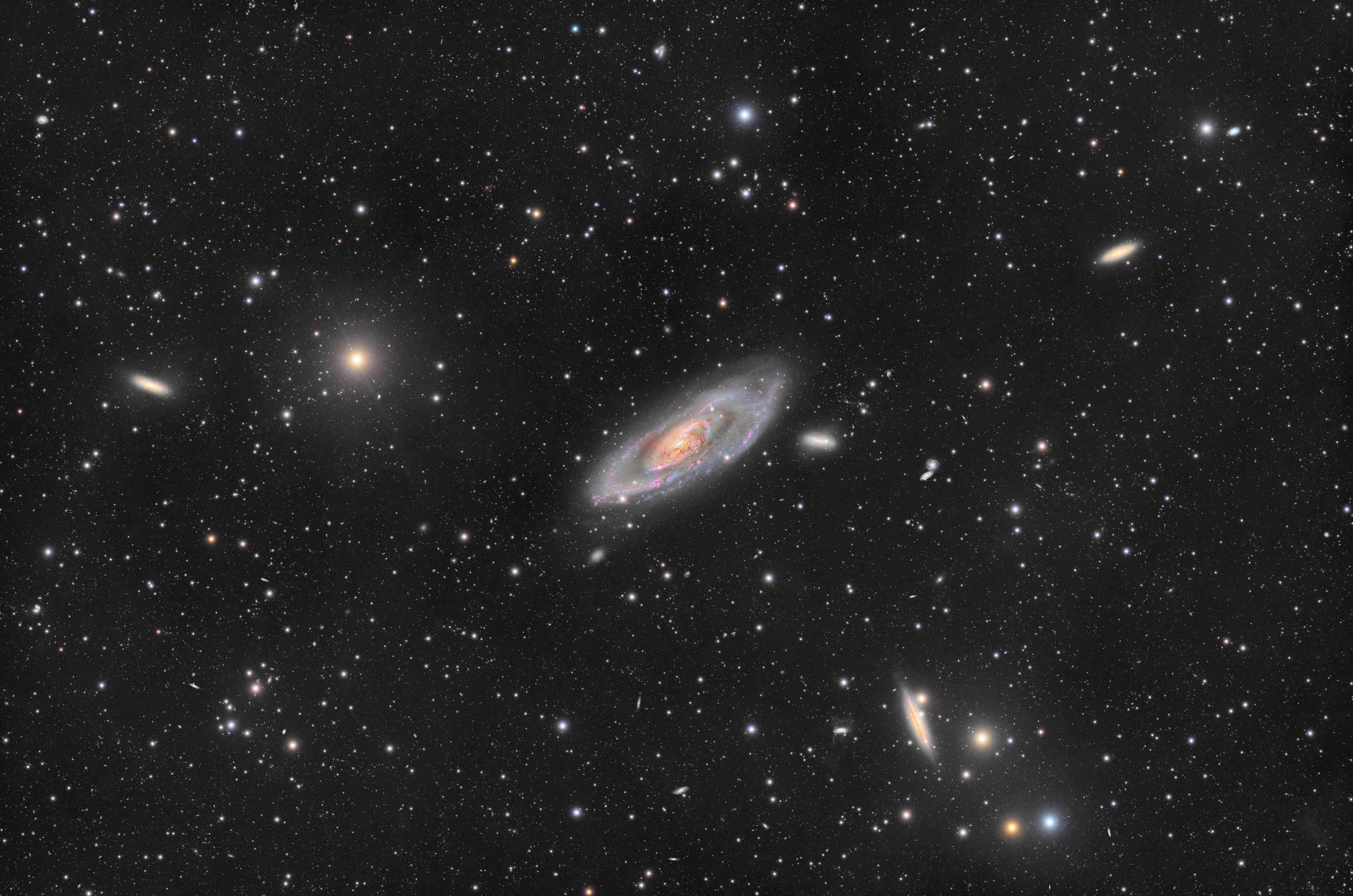 M106 Widefield